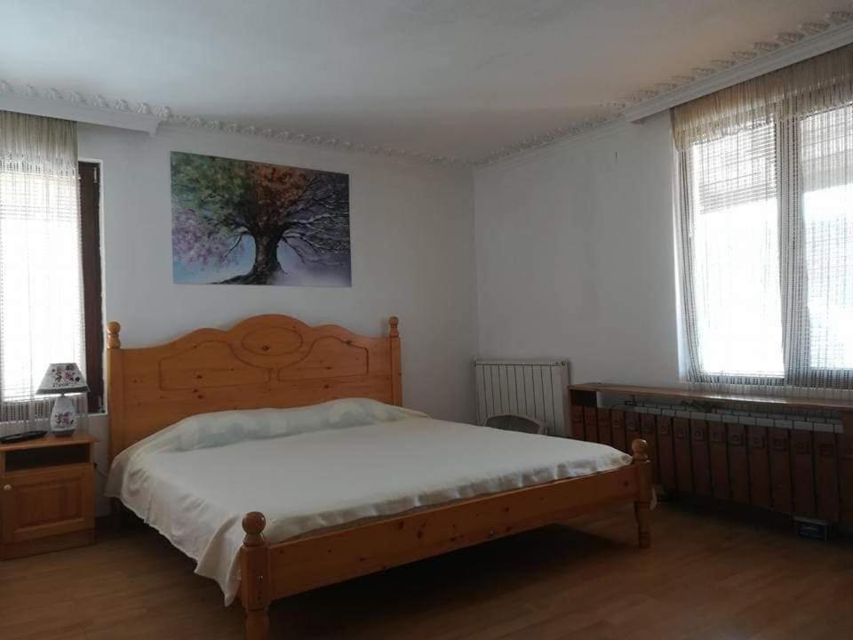 Чичо Томовата Колиба Hotel Tryavna Exterior foto
