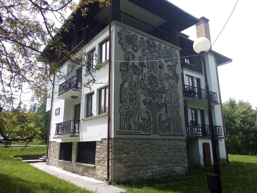 Чичо Томовата Колиба Hotel Tryavna Exterior foto