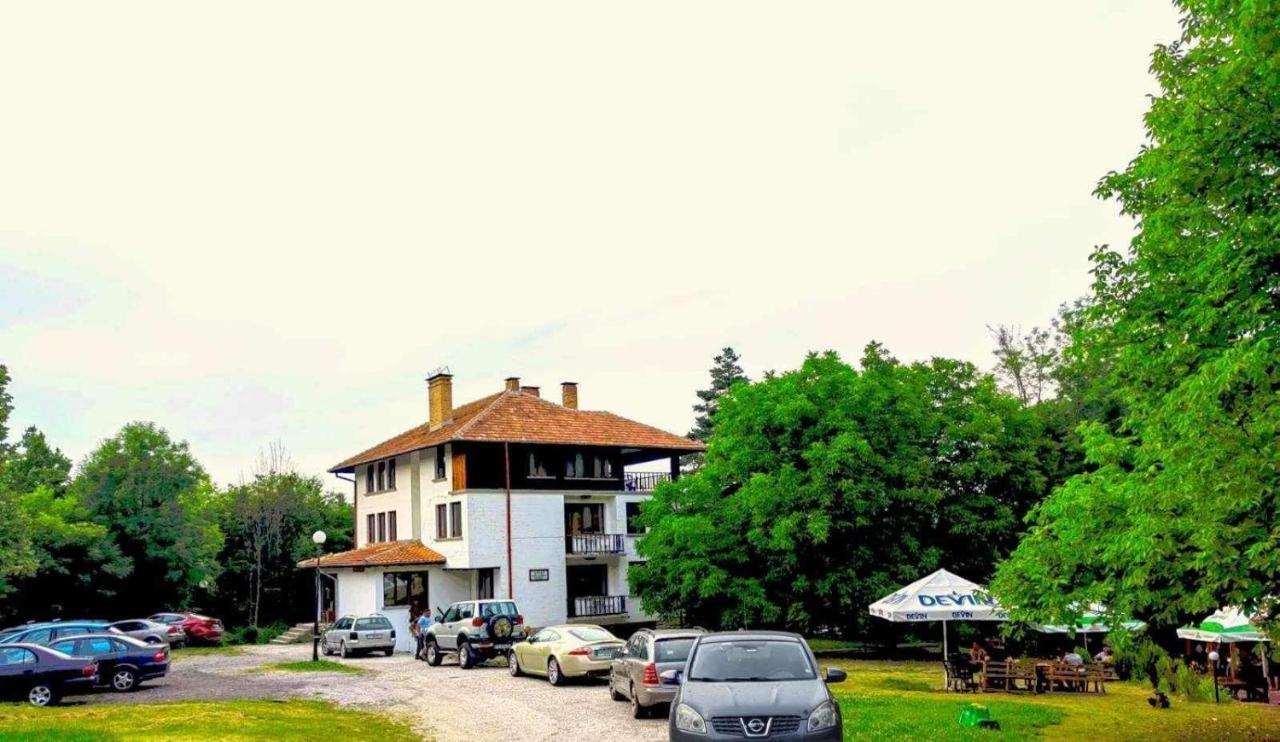 Чичо Томовата Колиба Hotel Tryavna Exterior foto